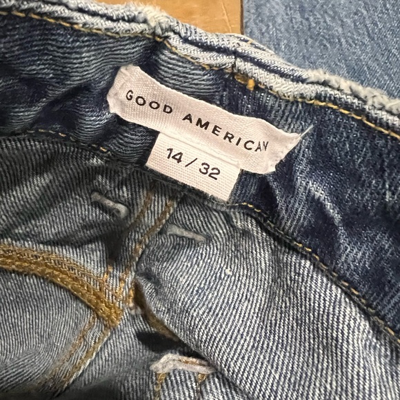 Good American 90’s Icon Straight Leg Jeans - Picture 3 of 4